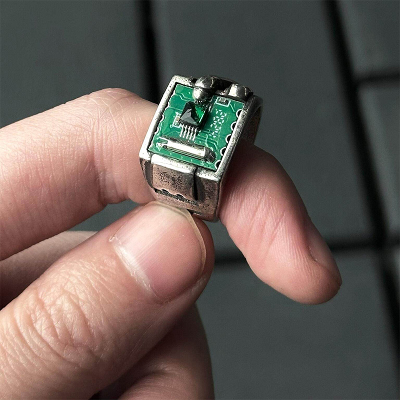 Tech Inspired PCB Pattern Ring - Tech Accessories Industry recension och pris