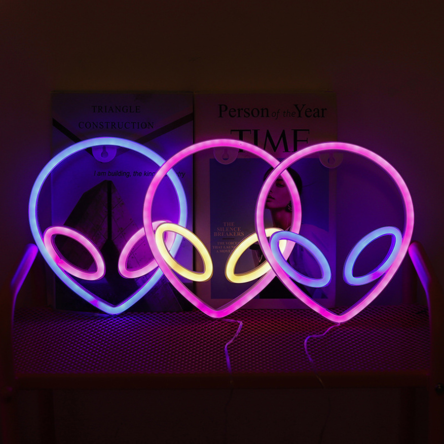 Planet Spaceman Alien Neon Sig - Tech Room Accessories recension och pris