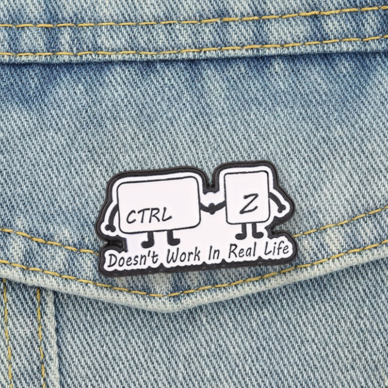 Funny Tech Meme Enamel Pins Ct - Tech Accessories For Work recension och pris