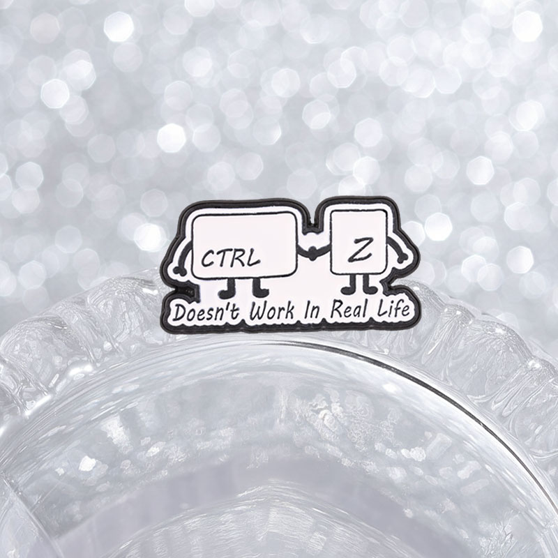 Funny Tech Meme Enamel Pins Ct - Tech Accessories For Work recension och pris