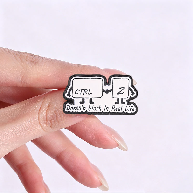 Funny Tech Meme Enamel Pins Ct - Tech Accessories For Work recension och pris